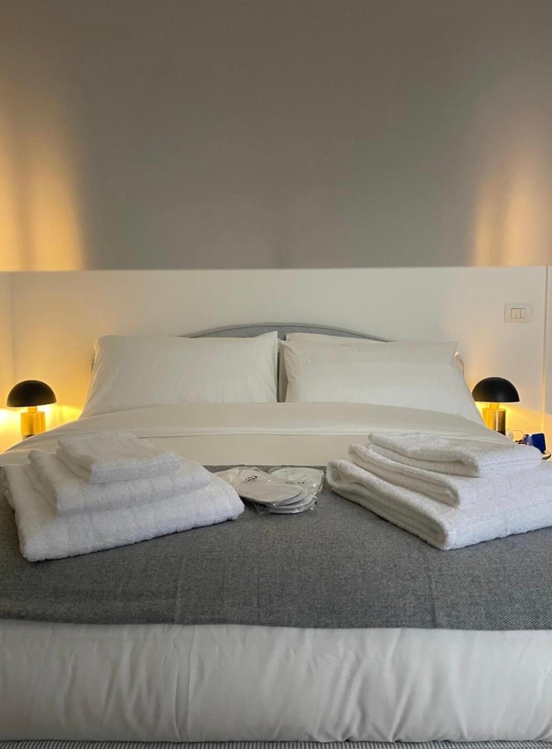 Apartamento Naviglio - Eleganza E Relax A 2 Min Dalla M4 E Dai Navigli